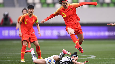 Bóng đá Trung Quốc sẽ nhận thêm một thất bại trong ngày đầu năm mới?
